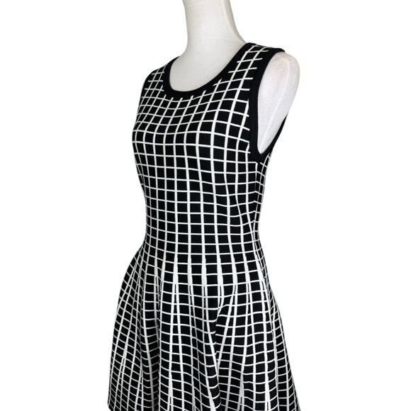 Molly Bracken T2 Black White Windowpane Check Fit & Flare Sweater Knit Dress - Picture 6 of 12